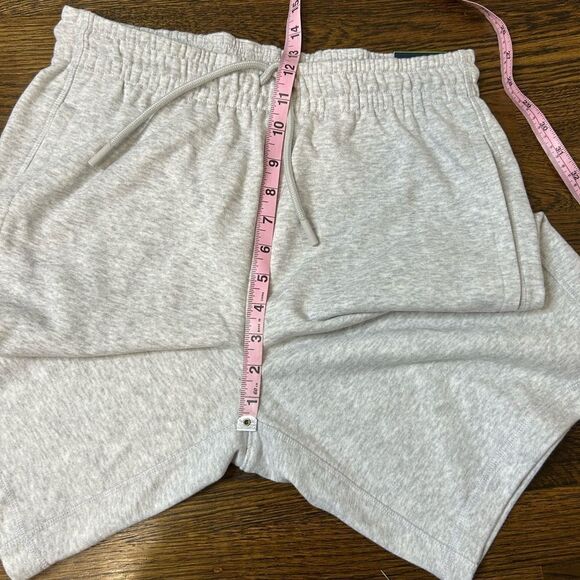 NWT-Men's Grey Casual Shorts Size-Small - Picture 4 of 6